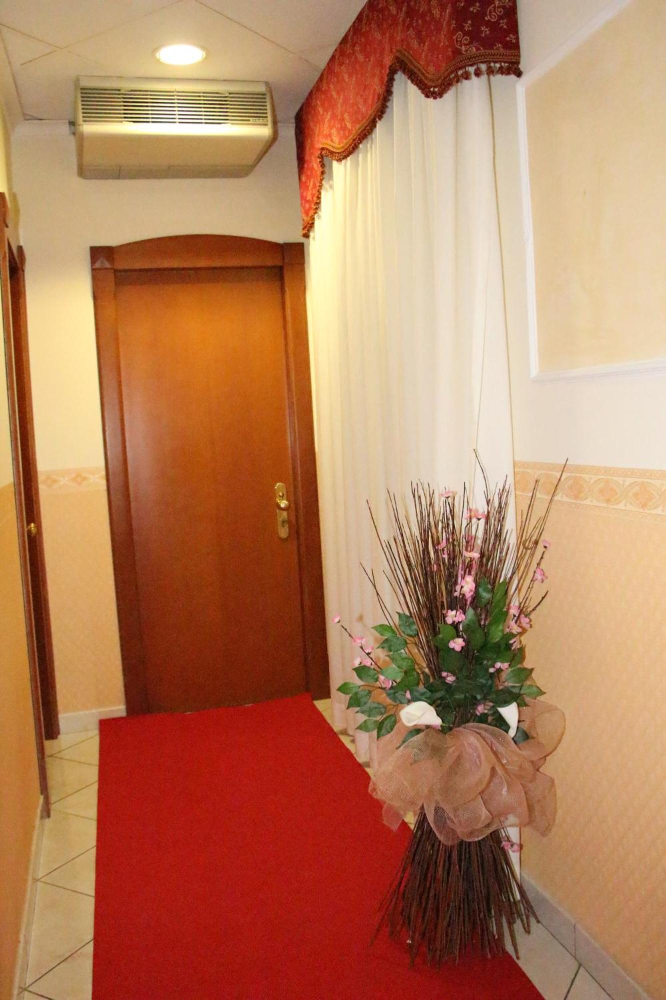 Hotel Mirage Roma Esterno foto
