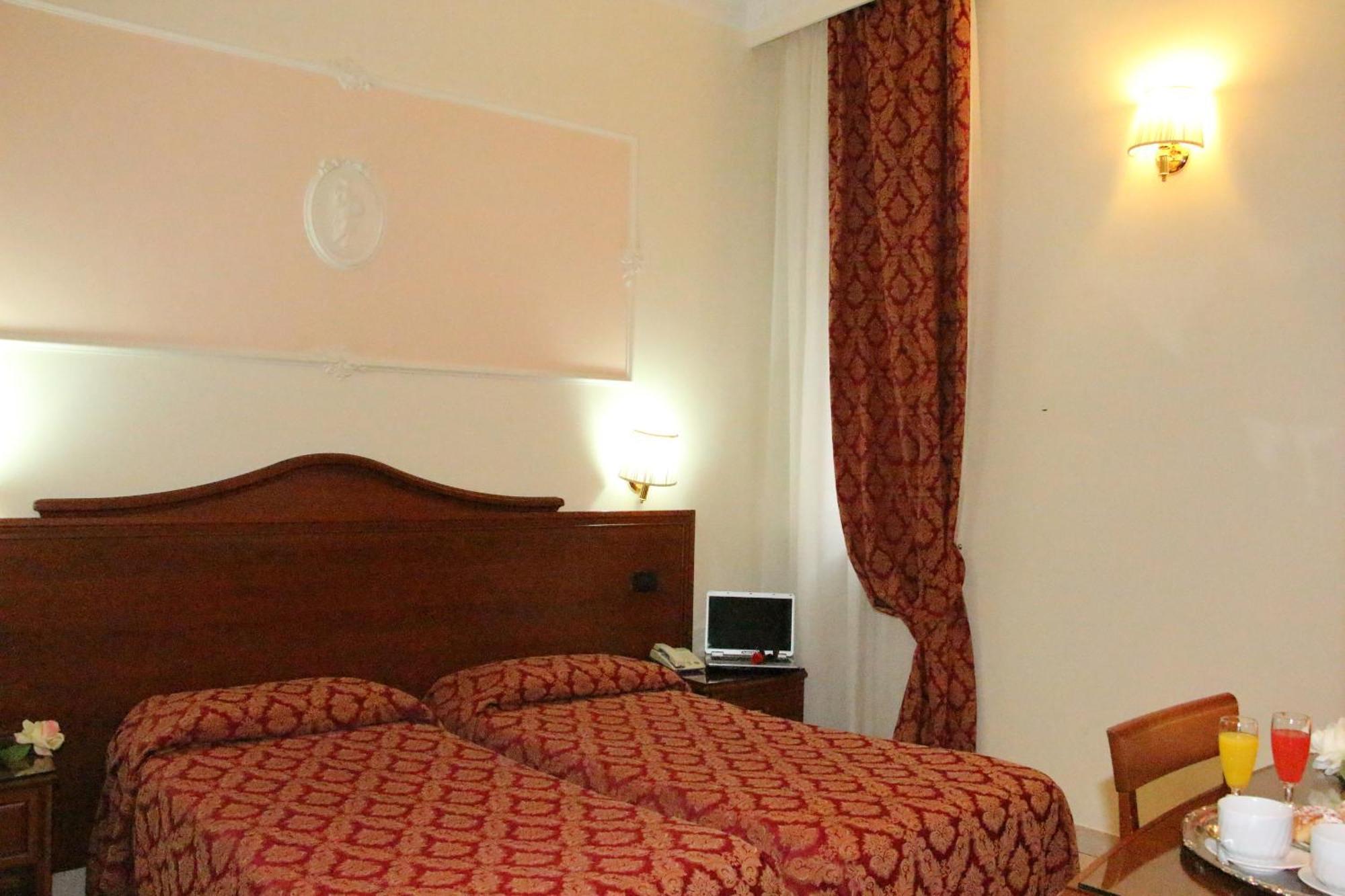 Hotel Mirage Roma Esterno foto